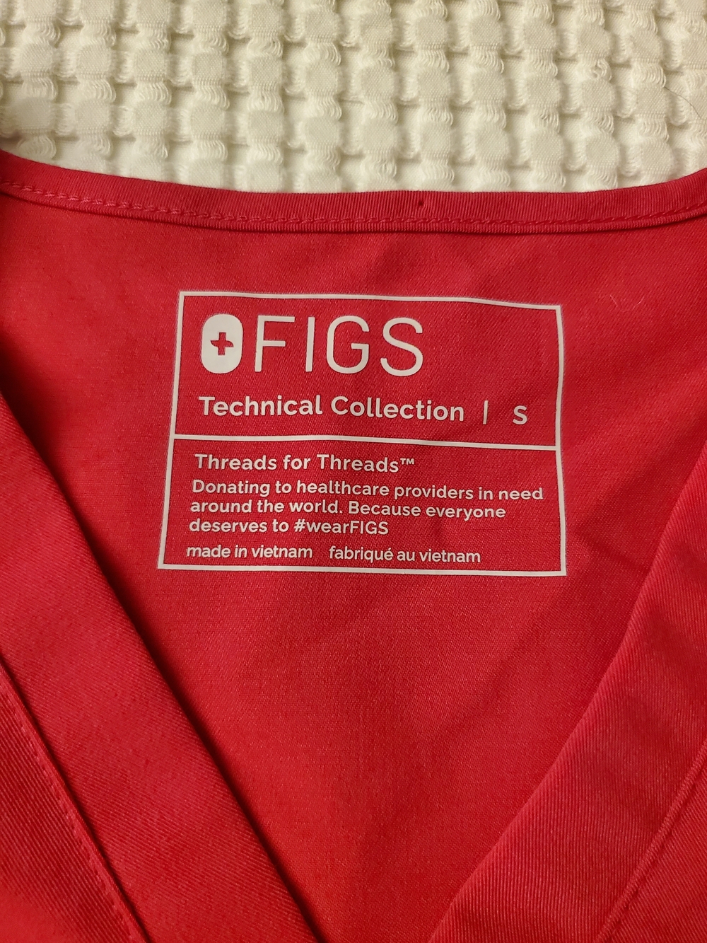 FIGS Technical Collection Shocking Pink V-Neck Scrub Top S - Picture 4 of 8